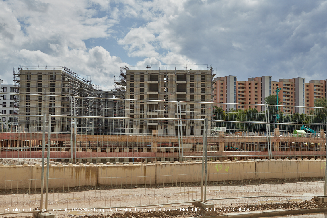 25.07.2023 - Rundgang im Alexisquartier in Neuperlach
